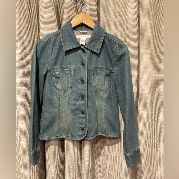 Geoffrey Beene Stretch Denium Jacket Distressed Wash, Size 4 - Picture 1 of 7